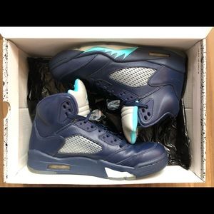 Jordan 5 retro pre-grape / midnight navy size 9